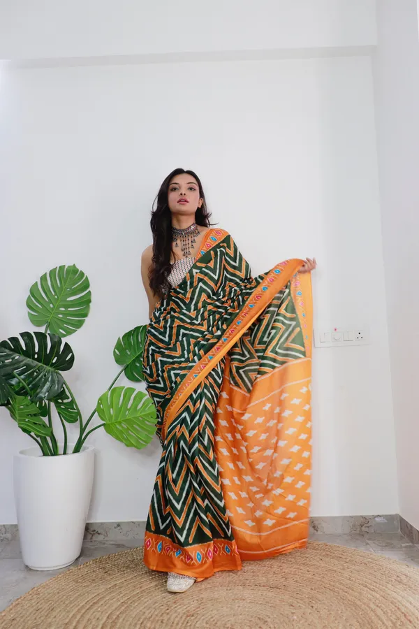 HANDICRAFT_WOMEN'S_Ikkat_PRINT_PURE_SOFT_COTTON_SAREE_WITH_BLOUSE_PIECE_With_Blouse_Piece